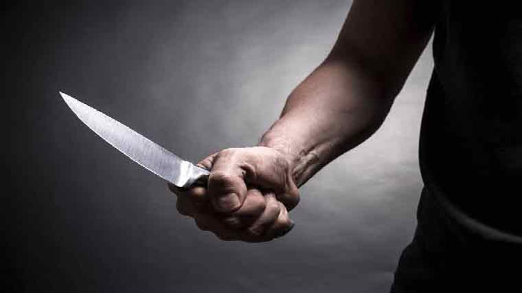 Lahore: Man stabs fiancé's friends with knife