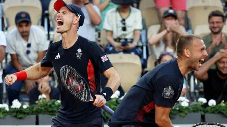 Murray and Evans stay on doubles course in Paris