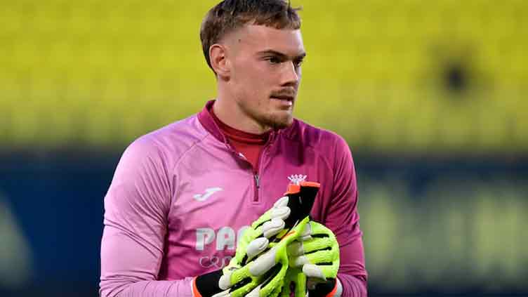 Chelsea sign goalkeeper Jorgensen from Villarreal