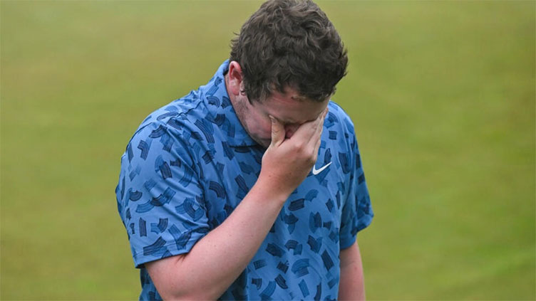 MacIntyre, with dad as caddie, gets tearful Canadian Open win