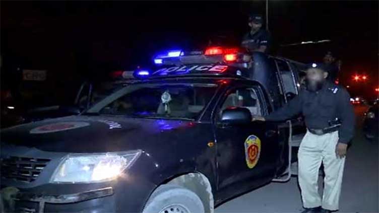 Cop martyred, other injured in Karachi terror attack