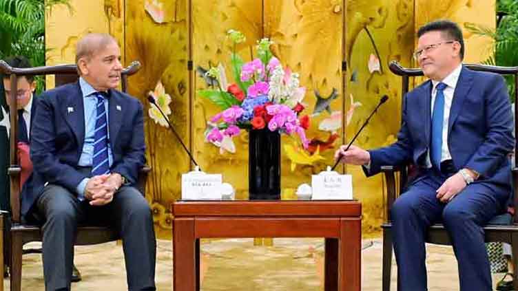 Pakistan, China agree to explore opportunities under CPEC