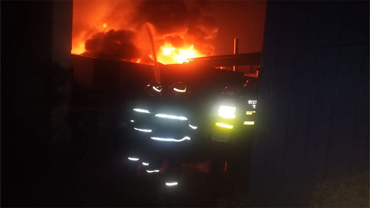 Several shops gutted in blaze in Pakpattan