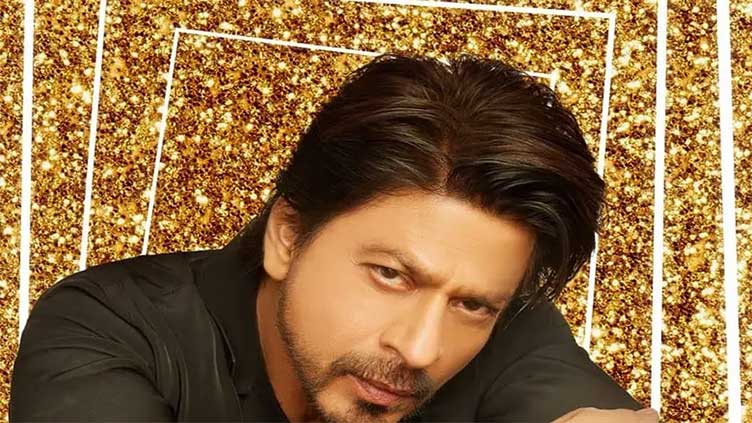 Shah Rukh Khan visits slums at night to inquire about workers