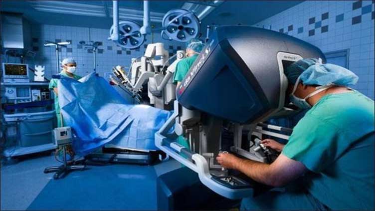 Chinese doctor performs world's 1st robotic surgery 5,000 miles away