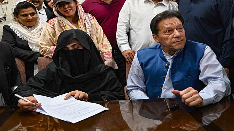 Illegal marriage case: IHC orders session's court to decide Imran, Bushra Bibi's pleas within a month