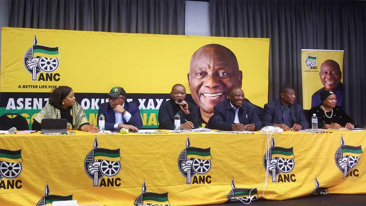 South African parties hold crunch talks to decide who will govern
