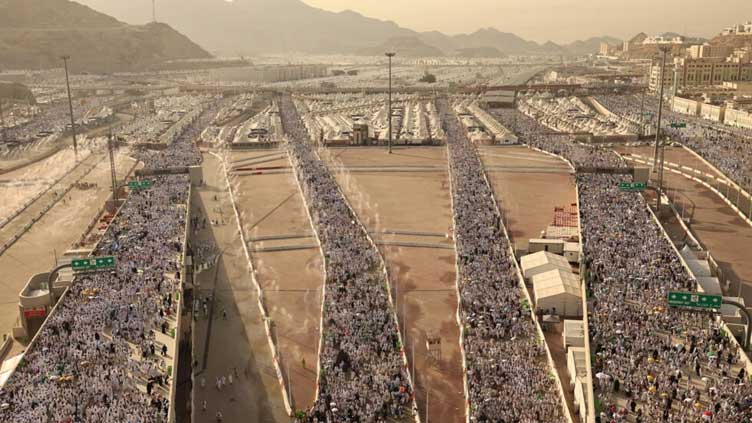 At least 19 Hajj pilgrims die from extreme heat in Saudi Arabia