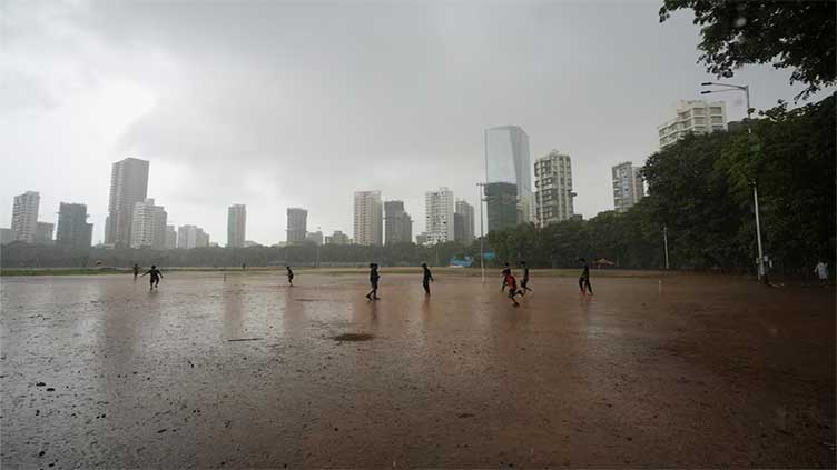 India's monsoon advances, set to bring relief from heatwave