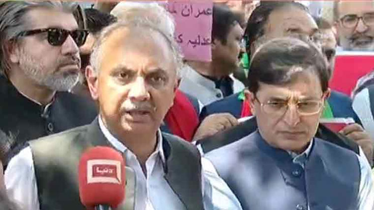 Undeterred PTI again demands CEC Sikandar Raja's resignation