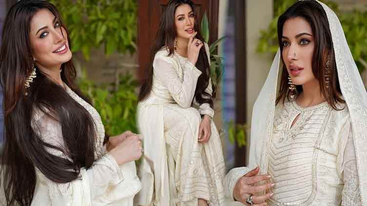 Mehwish Hayat slays fans in white attire
