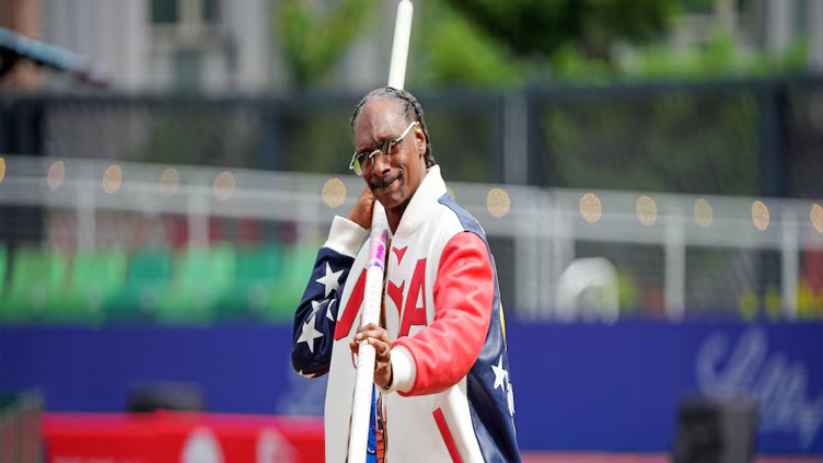 Snoop Dogg lights up U.S. trials in sprint, commentary stint