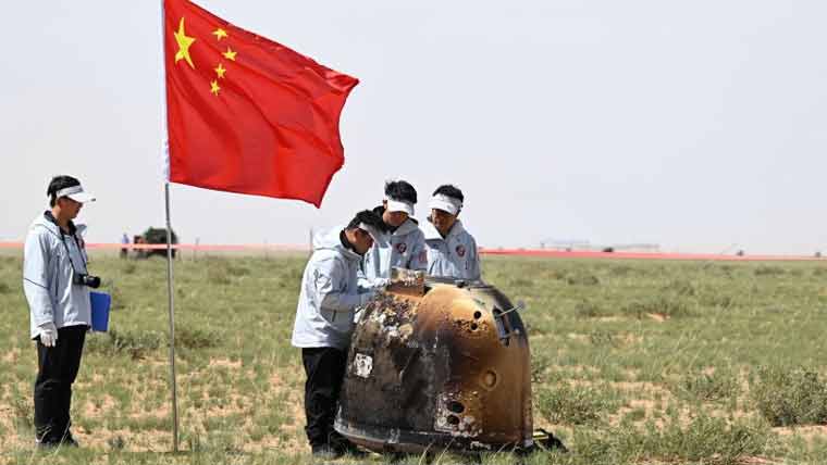 چاند کے قطب جنوبی میں جانے والا چین کا تاریخی مشن زمین پر واپس پہنچ گیا