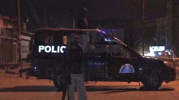 کراچی: ڈکیتی مزاحمت پر نوجوان قتل، فائرنگ سے 2 زخمی، مبینہ مقابلوں میں 4 ملزم گرفتار