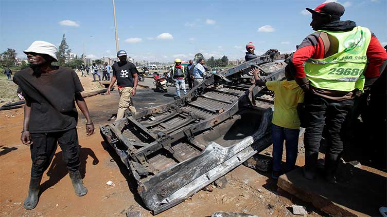 Dunya News Demonstrators to continue rallies despite Kenyan president withdraws tax hikes