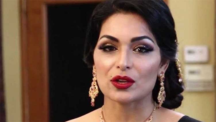 Meera appears to fan of Chief Minister Maryam Nawaz