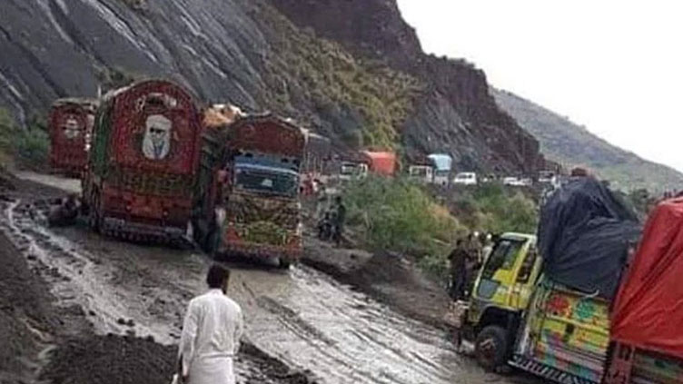 Heavy rainfall, landslides in Koh-e-Suleman range lead to highways closure