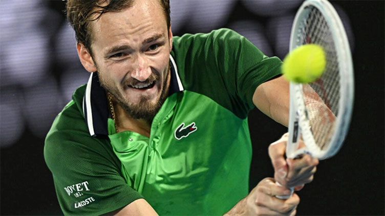 Medvedev cruises into Dubai semi-finals