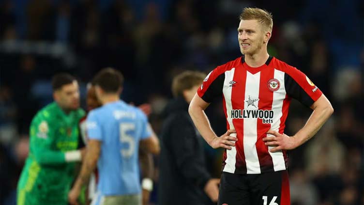 Brentford's Mee out for the season with ankle fracture