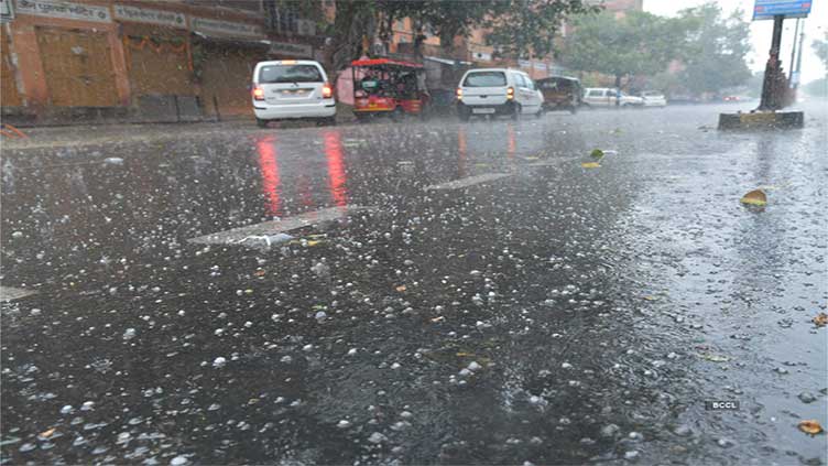 Lahore gets hailstorm, rain as more shower predicted 
