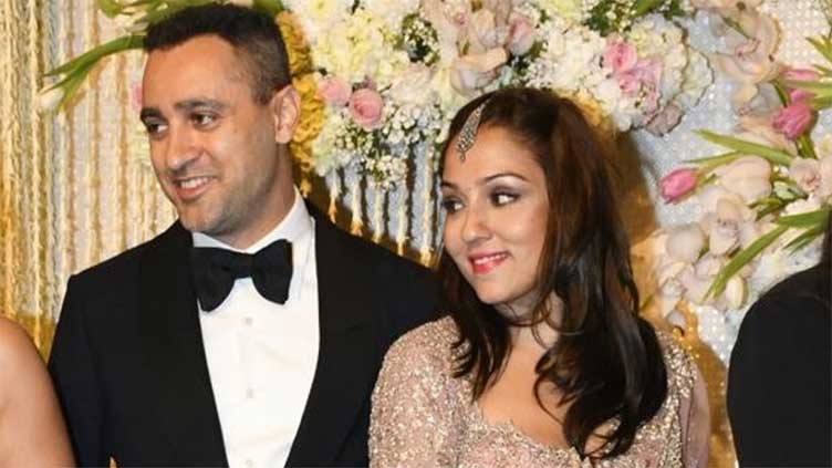 Imran confirms relationship with Lekha Washington