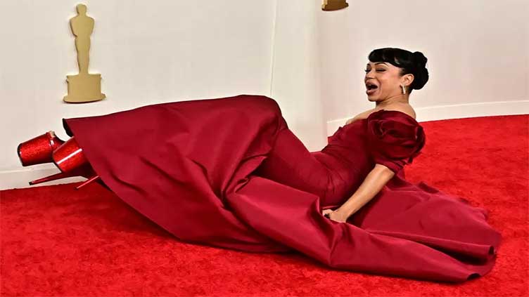A major red carpet fall at 2024 Oscars