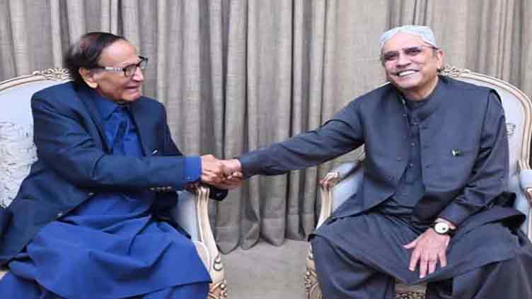 Shujaat greets Zardari on assuming president office