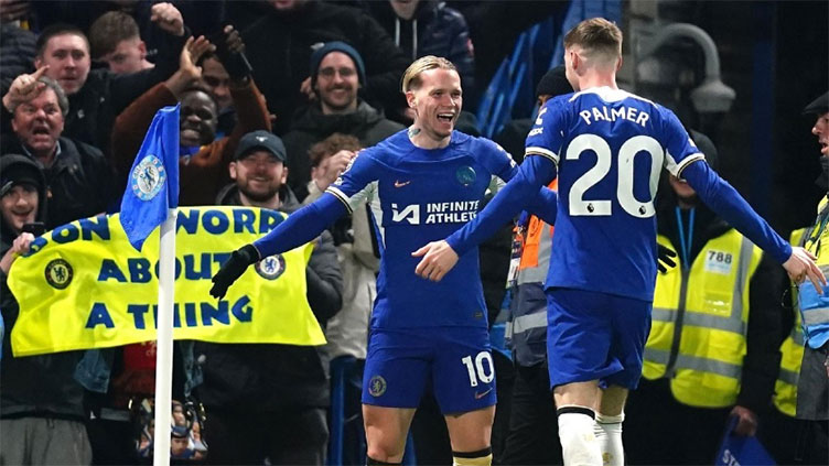 Chelsea beat Newcastle to boost hopes of late charge for Europe