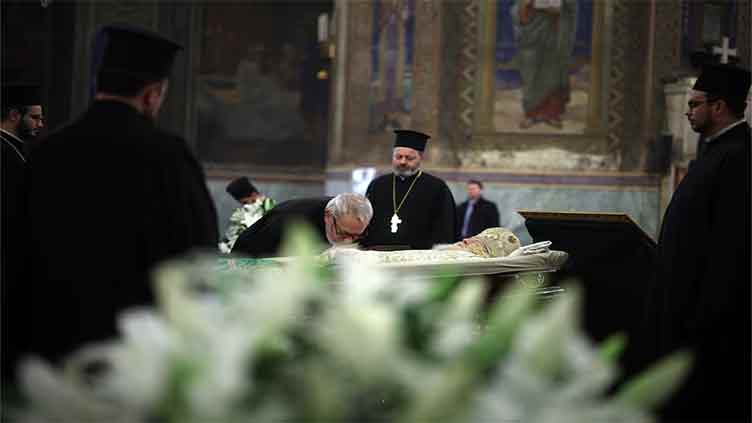 Bulgarians pay last respects to Orthodox Patriarch Neophyte