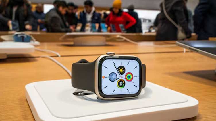 Apple scraps plan to design watch displays in-house: reports