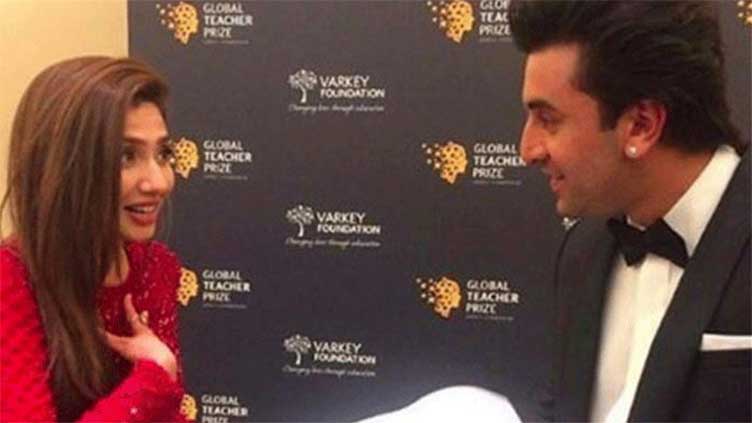 Indian superstar Ranbir Kapoor admires Mahira Khan's beauty
