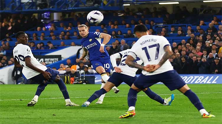 Chelsea shatter Spurs' top four bid