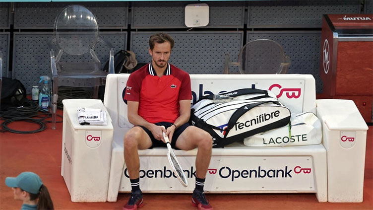 Medvedev retires injured from Madrid Open