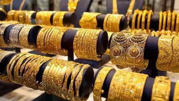 Gold rates decrease by Rs1,400 per tola in Pakistan