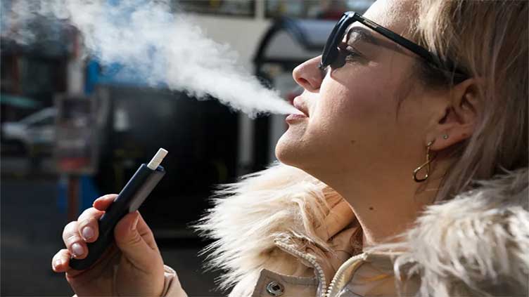 Women who vape have less chances of pregnancy, scientists warn