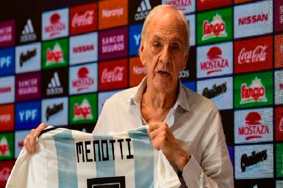 ارجنٹائن کے لیجنڈری فٹبال کوچ سیسار لوئیس مینوٹی انتقال کرگئے