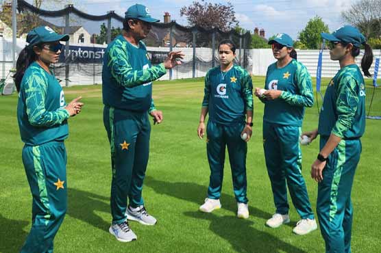 پاکستان ویمنز ٹیم کا دورہ انگلینڈ، کھلاڑیوں کی تیسرے دن بھی ٹریننگ