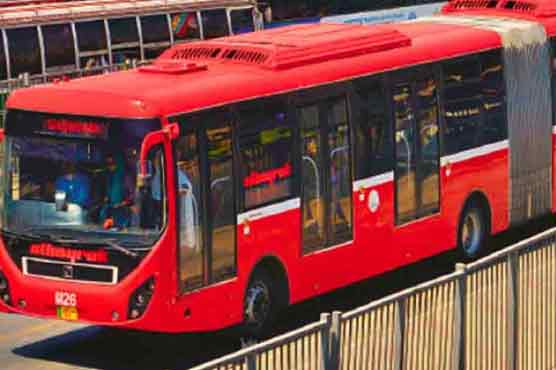 میٹرو بس پر کام کرنے والے 50 ملازمین کو نوکریوں سے نکال دیا گیا