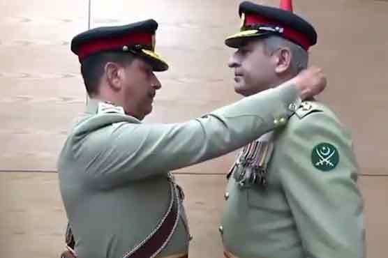 لاہور اور پشاور میں پاک فوج کے افسروں اور جوانوں کو اعزازات سے نوازا گیا