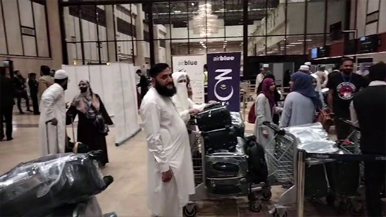 Two Hajj flights leave for Saudi Arabia from Karachi with 330 pilgrims