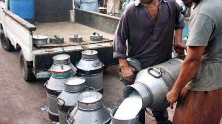 Commissioner approves hike in milk price by Rs10 per litre in Karachi