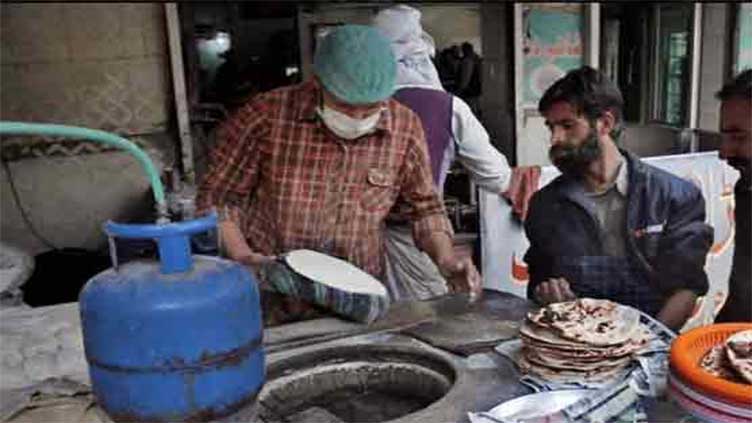 Bakers in Punjab agree to sell 'roti' for Rs15