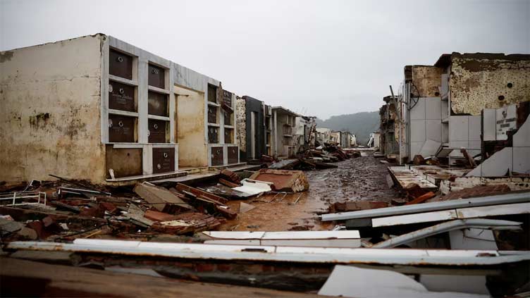 Dunya News Brazil floods kill 143, government announces emergency spending