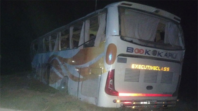 Three killed, 27 injured as bus overturns in Rahim Yar Khan