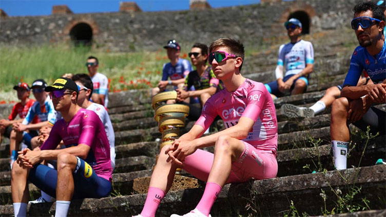 France's Paret-Peintre claims Giro 10th stage, Pogacar holds lead