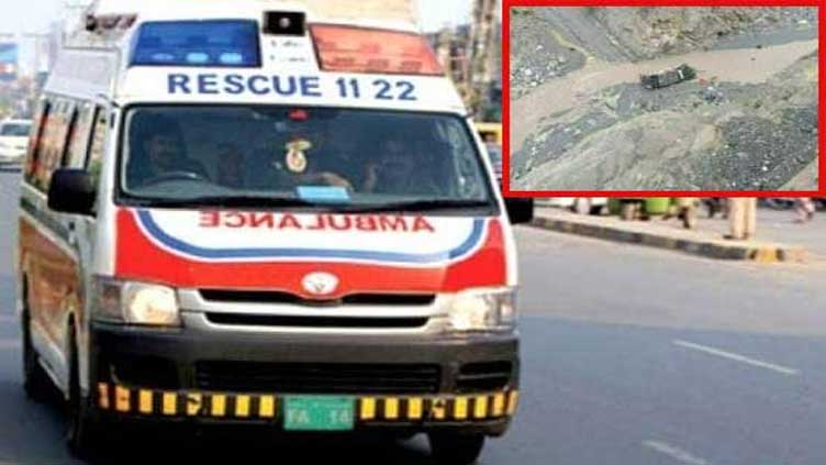 14 of family die as truck falls into gorge  
