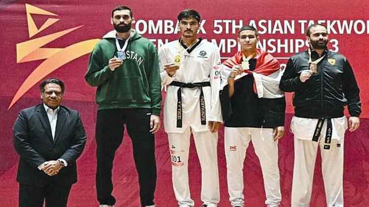 Shahzeb wins silver medal for Pakistan in Asian Taekwondo Championship