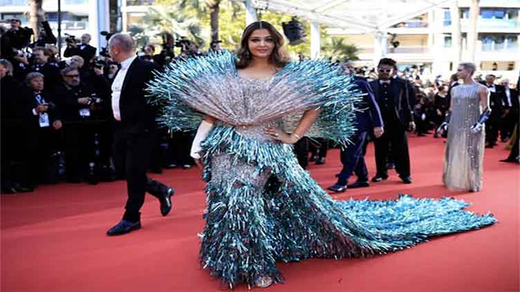Aishwarya's new Cannes look catches netizens unprepared