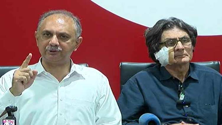 Bruised PTI demands judicial probe into attack on Raoof Hasan, rejects police measures