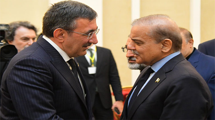 PM meets Turkish VP, FM, Emir of Qatar